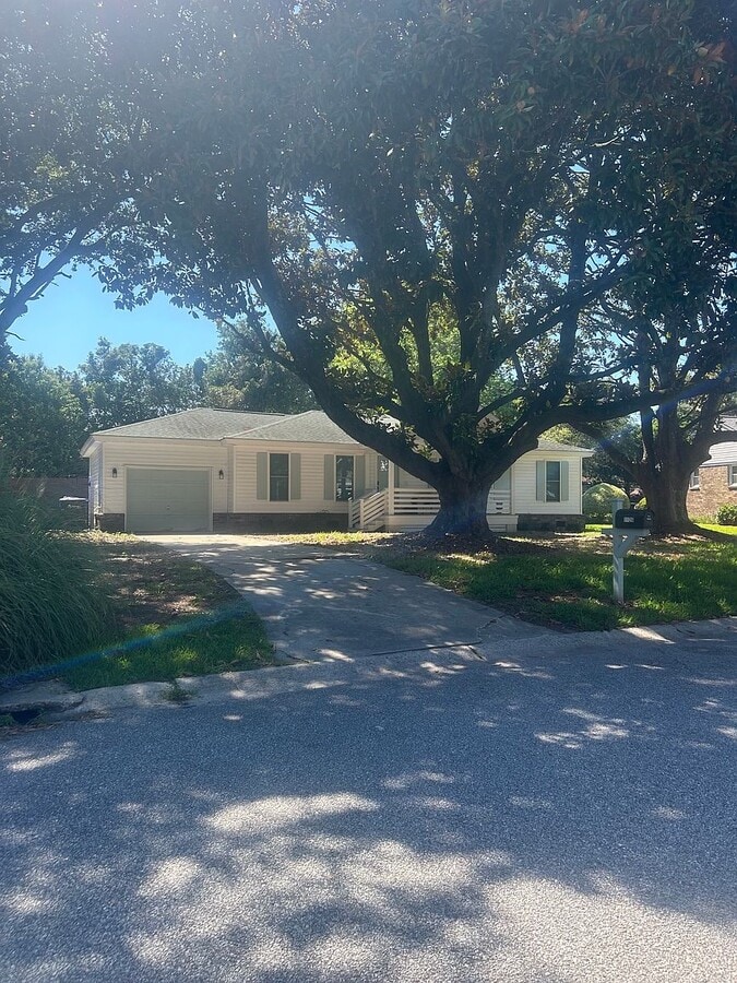 Photo - 1126 Shoreside Way