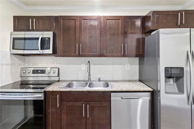 Photo - 440 NE 30th St