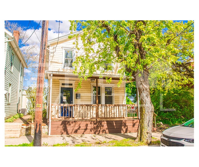 Building Photo - 727 N Pitt St