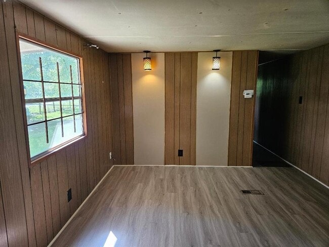 Photo - 101 Taylor Ln
