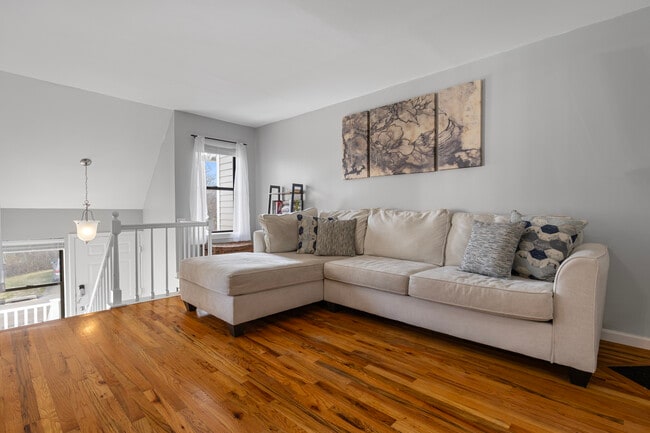 Photo - 109 Peddlers Dr