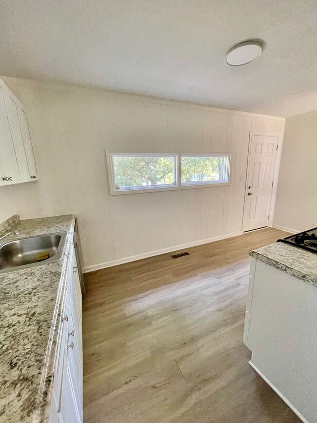 Photo - 210 Meadow Dr