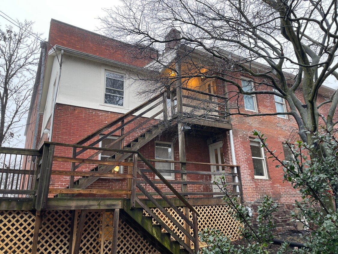 Photo - 89 College St (Burlington, VT)