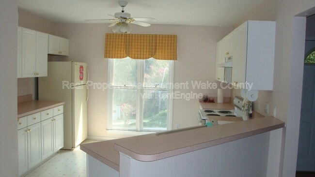 Photo - 2912 Isabella Dr