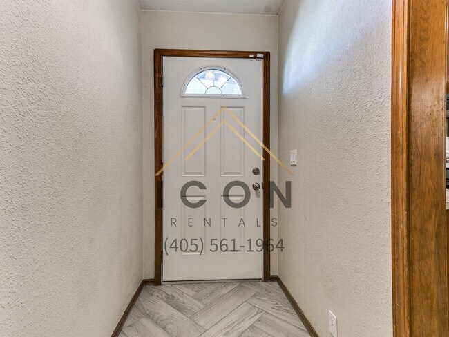 Photo - 8804 NW 92nd St