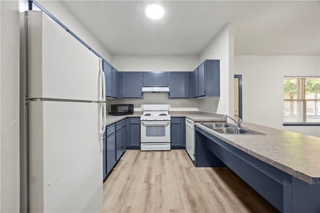 Building Photo - 2619 N Quality Ln Unit 202