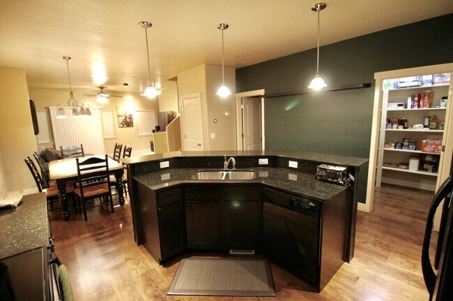 Photo - 3734 Prairiewood Drive
