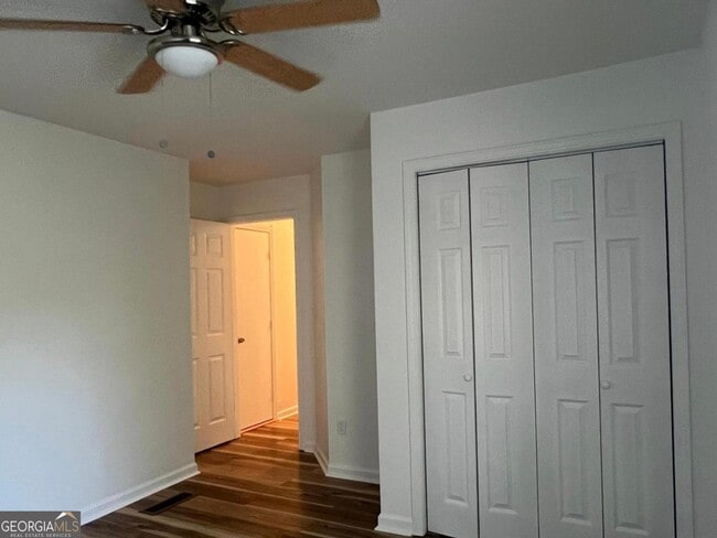 Photo - 572 Lancelot Dr