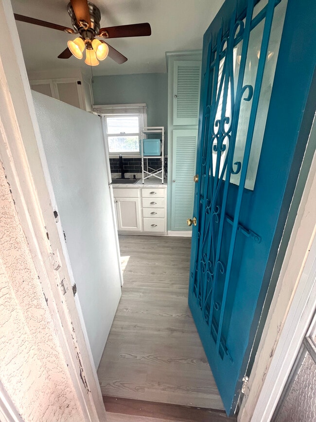 Building Photo - 666 Quincy Ave Unit 666 Quincy Avenue