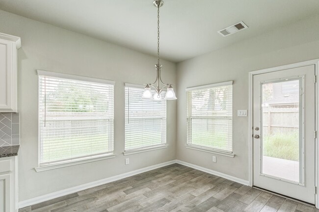 Photo - 303 Woodhaven Dr