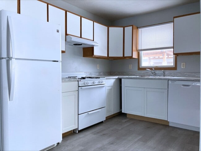 Building Photo - 312 Stone Creek Dr Unit E