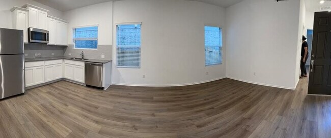 Room in Apartment on Catahoula Dr