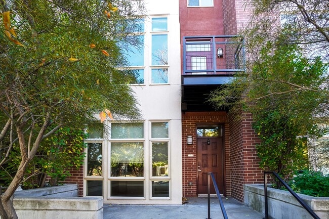 Photo - 412 S 13th St