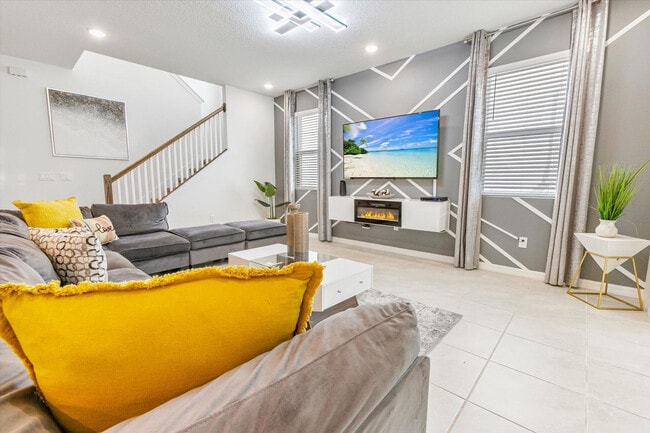 Building Photo - 1909 Tropical Palms Cir Unit ID1248709P Rental