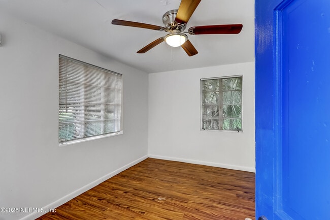 Photo - 246 Jasmine St