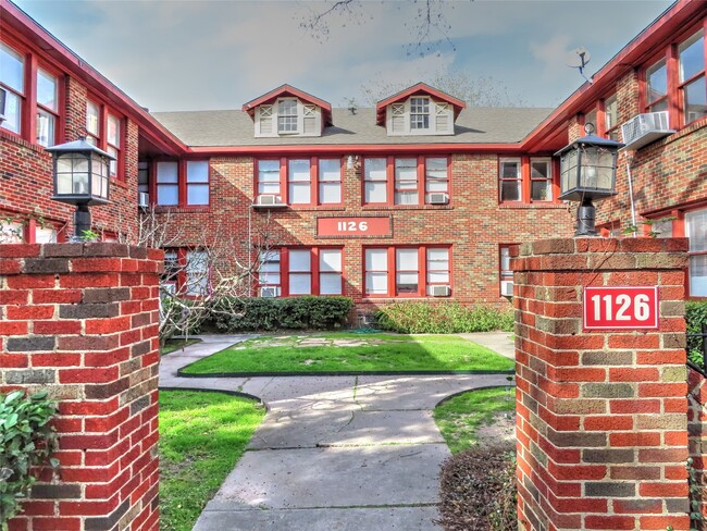 Building Photo - 1126 Berthea St Unit 16