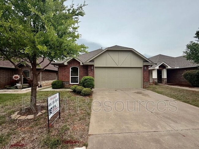 Photo - 2401 Golden Ln