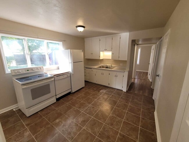 Photo - 5580 S 4270 W