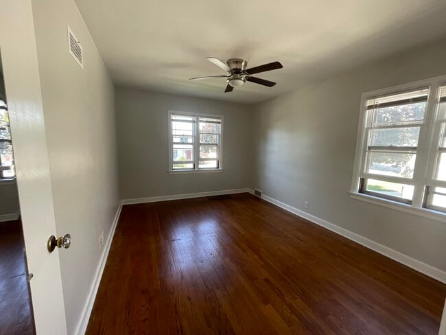 Photo - 2020 S 82nd St