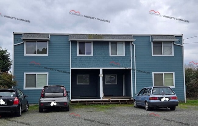 Building Photo - 312 E Locust St Unit #B
