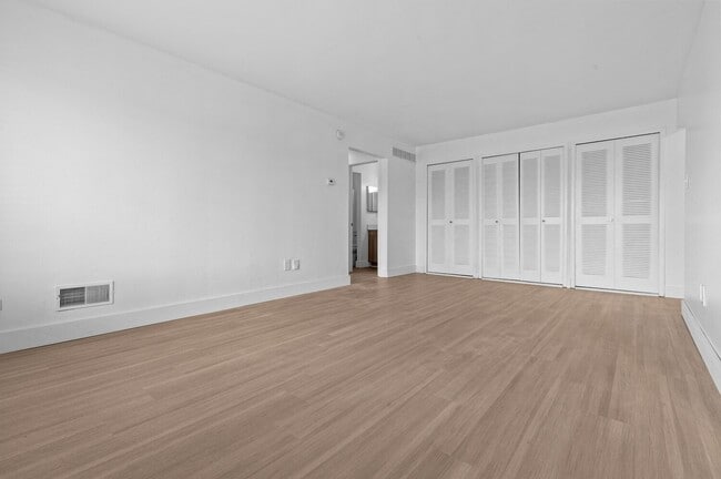Building Photo - Bloomfield Square Apartments - Auburn Hills, MI
