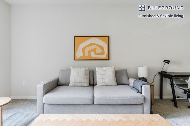 Photo - 550 Moreland Way Unidad FL2-ID1772