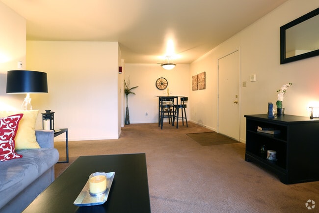 2BR, 1BA - Living Room