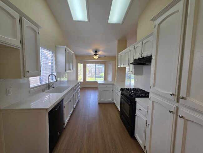 444 N Tommy St