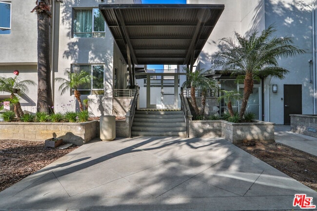 Building Photo - 6400 Crescent Park E Unit 305 Rental