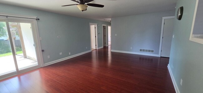 Photo - Beautiful 3 bedroom, 2 bath home in Grain Valley, MO!