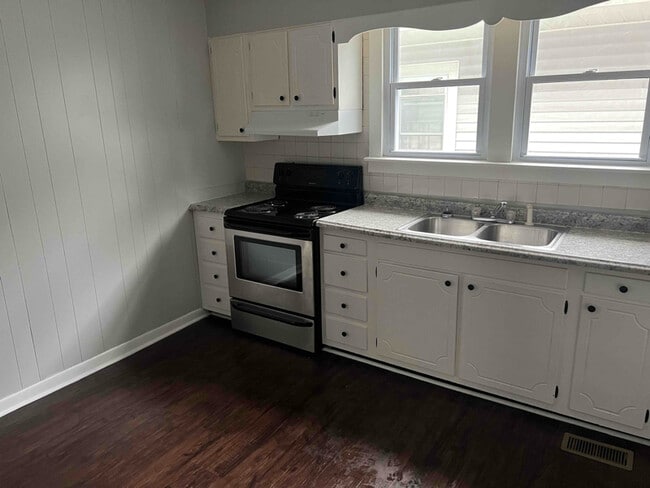Photo - 302 McCoy St