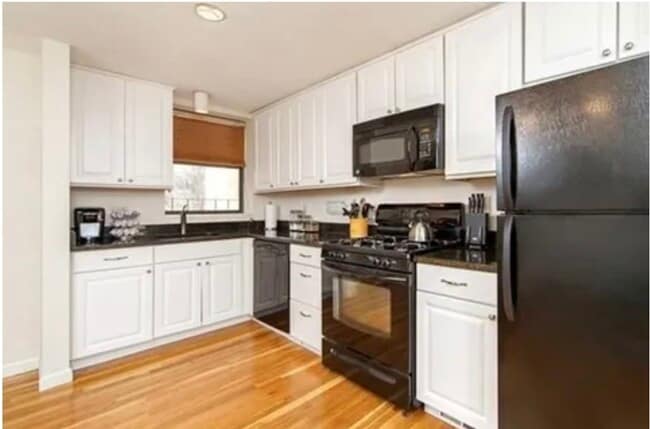 Building Photo - 87 Myrtle St Unit 3