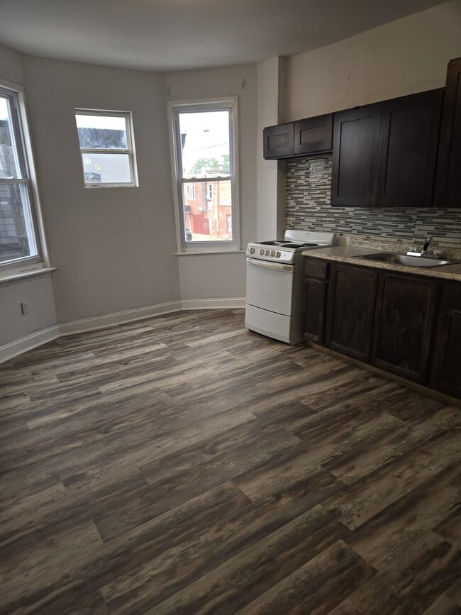 Building Photo - 5942 Callowhill St Unit 2