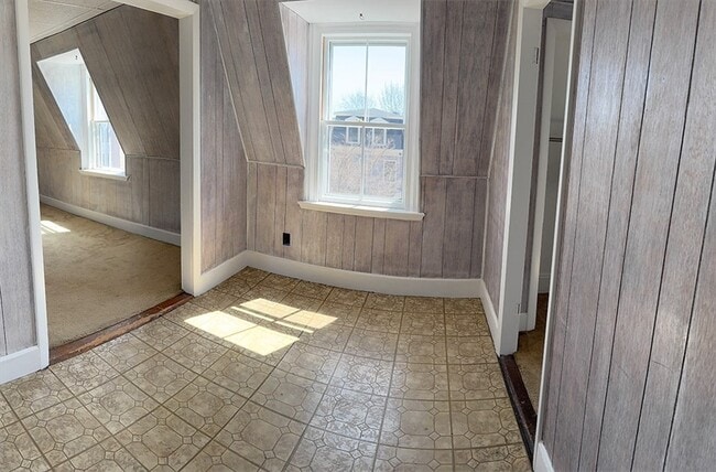 Photo - 11 Centre Ave Unit 2