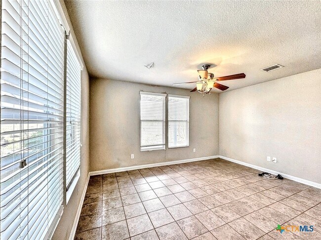 Photo - 338 Trestle Tree Unidad C