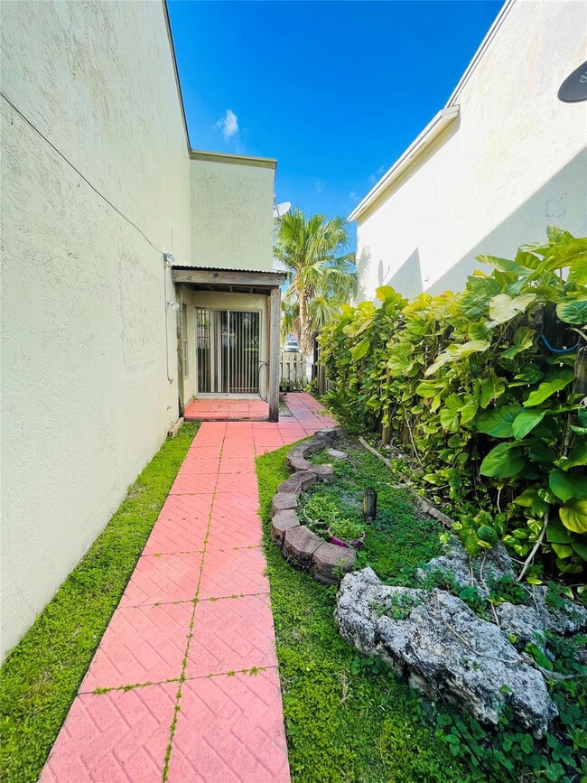 Photo - 13976 Langley Pl