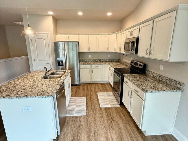 Photo - Modern 3 Bed/3 Bath End Unit Townhome - Close to Everything - GREAT PRICE!