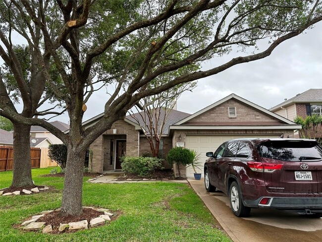Photo - 2211 Winding Hollow Dr