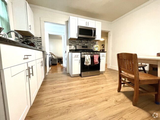 Building Photo - 6 Endicott Ave Unit 6 Rental