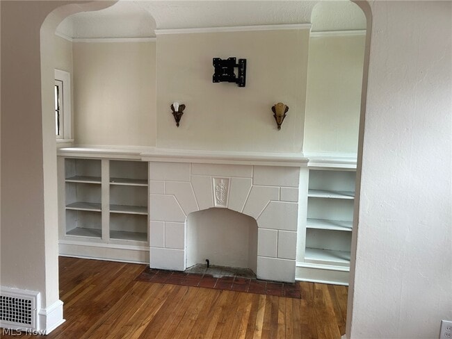 Photo - 1311 W 69th St Unit 1