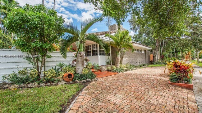 Photo - 8651 NE 10th Ct