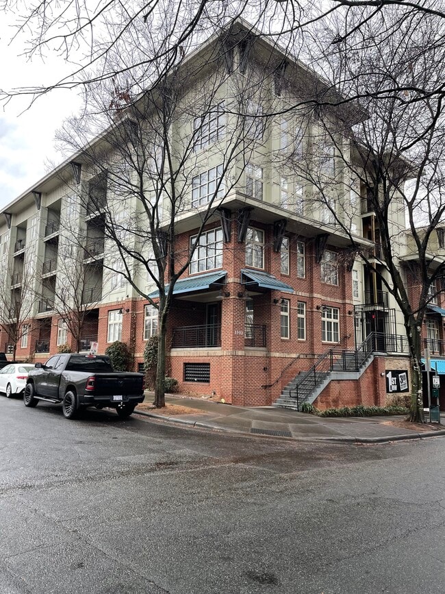 Photo - 1101 W 1st St Unit 303