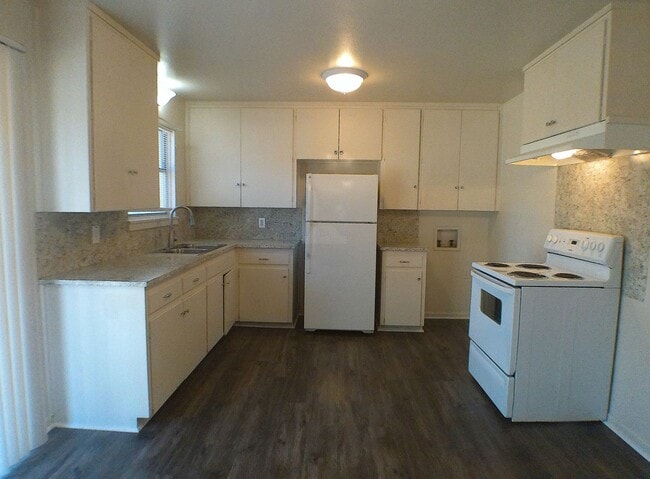 Photo - 1315 Zephyr Rd