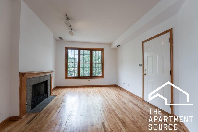 Photo - 1945 W Crystal St Unit 3