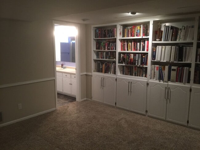 Building Photo - 9e Unit 9e-1 LL