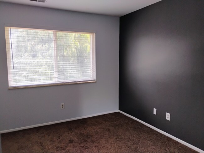 Photo - 1112 N Poplar St Unidad 5