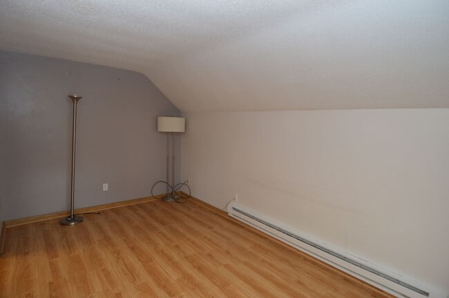 Photo - 2327 University Ave Unit Upper