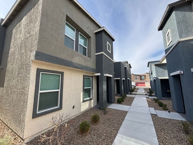 Photo - Charming 3Bed/2.5Bath/2Car Townhouse located in Northwest Las Vegas - Make the Move for Less: $30...