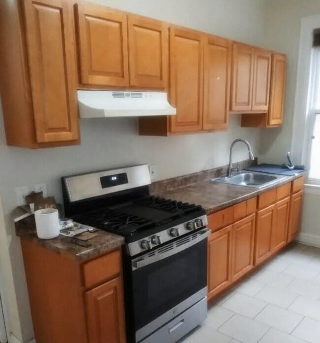 337 Lyons Ave Unidad 2L