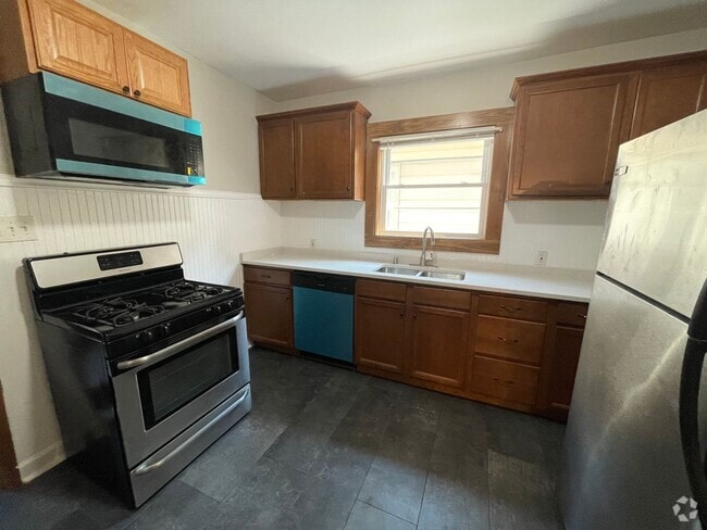 Building Photo - Charming 3-Bedroom in the Heart of Riverwest Rental